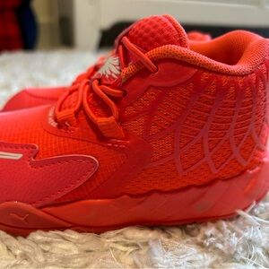 PUMA Lamelo Size 9.5 Basketball Shoes
